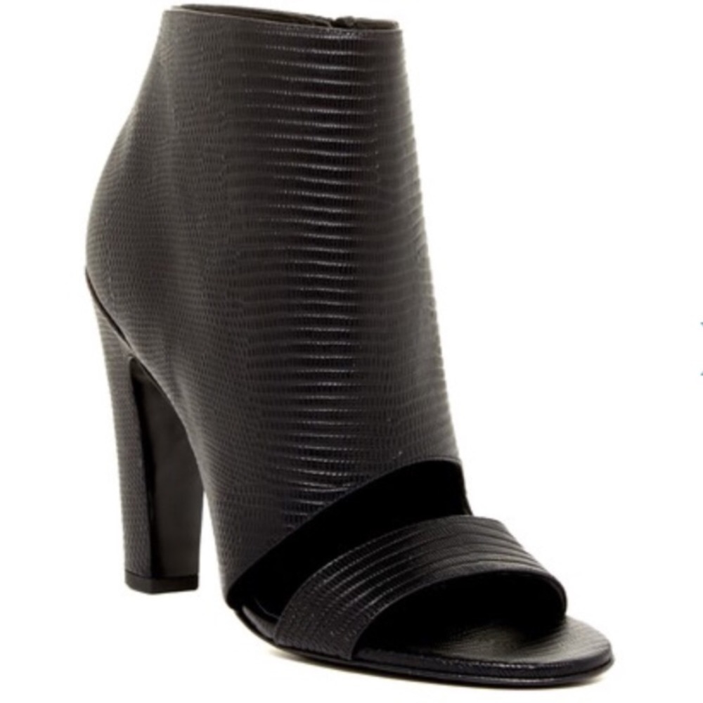 COPY - 🎁BNWOT Vince Open Toe Sansa Booties 36🎁